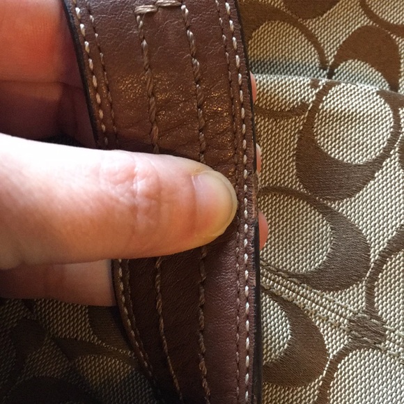 Tan/Light Brown Coach bag The signature collection - Picture 6 of 7